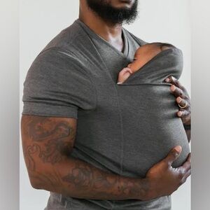Gray Men’s Babywearing T-Shirt NEW! (didn’t come with tags)
